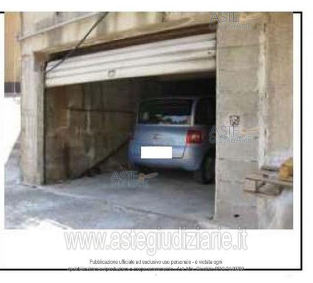 locale di sgombero in vendita ad Altofonte