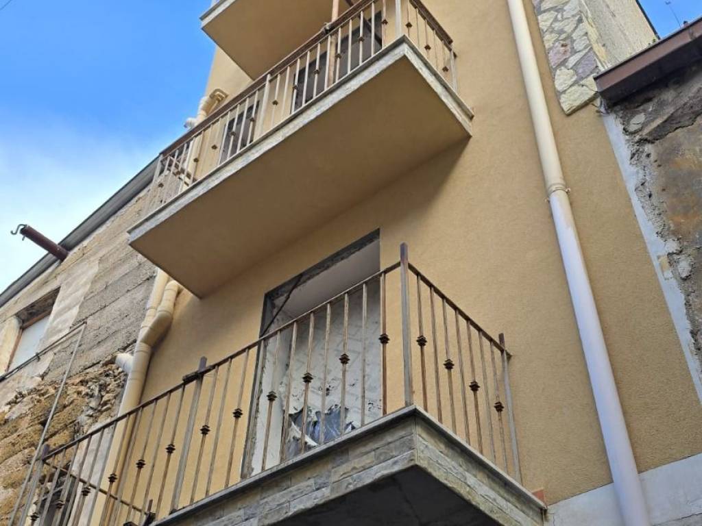 intera palazzina in vendita ad Altofonte