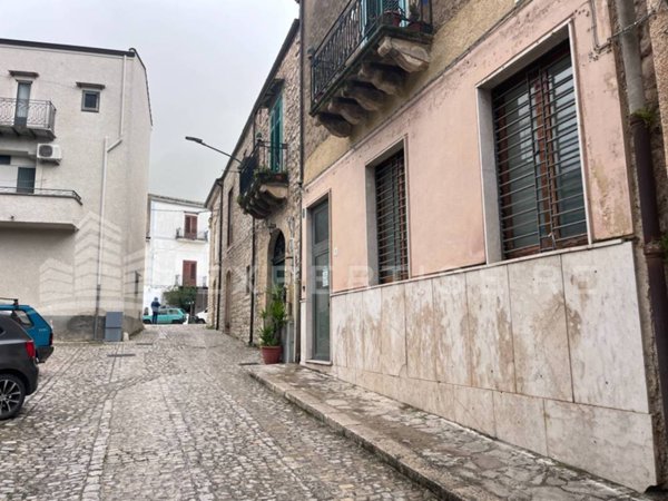 locale commerciale in vendita ad Altofonte