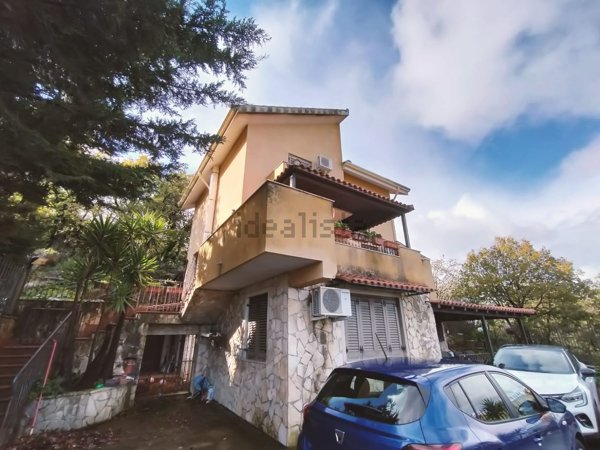 casa indipendente in vendita ad Altofonte