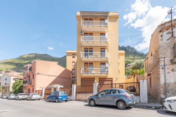 appartamento in vendita ad Altofonte in zona Piano Maglio