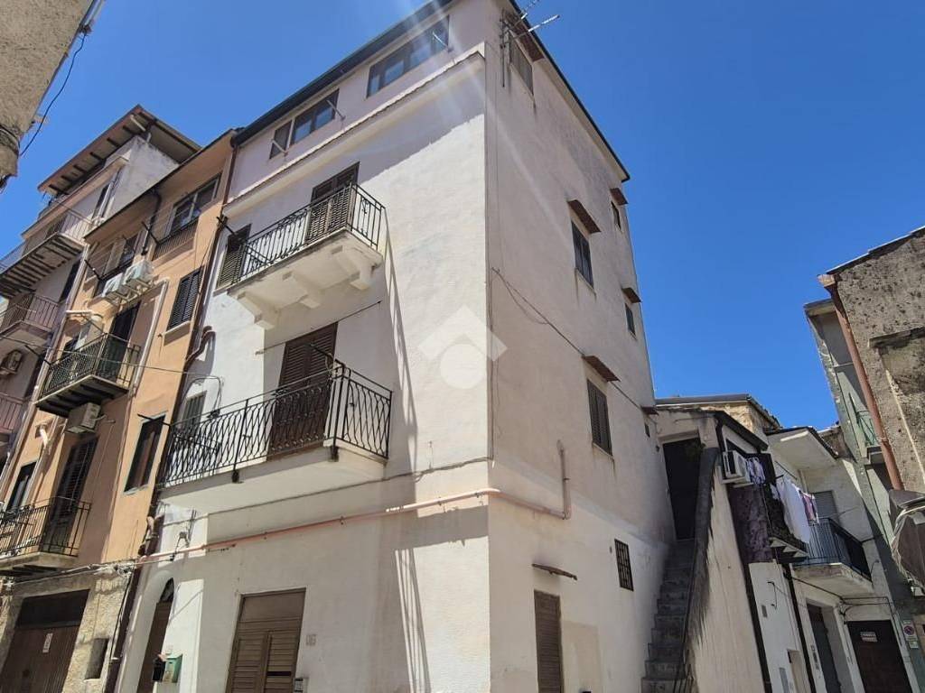 intera palazzina in vendita ad Altofonte