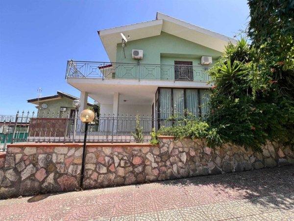 casa indipendente in vendita ad Altofonte in zona Piano Maglio