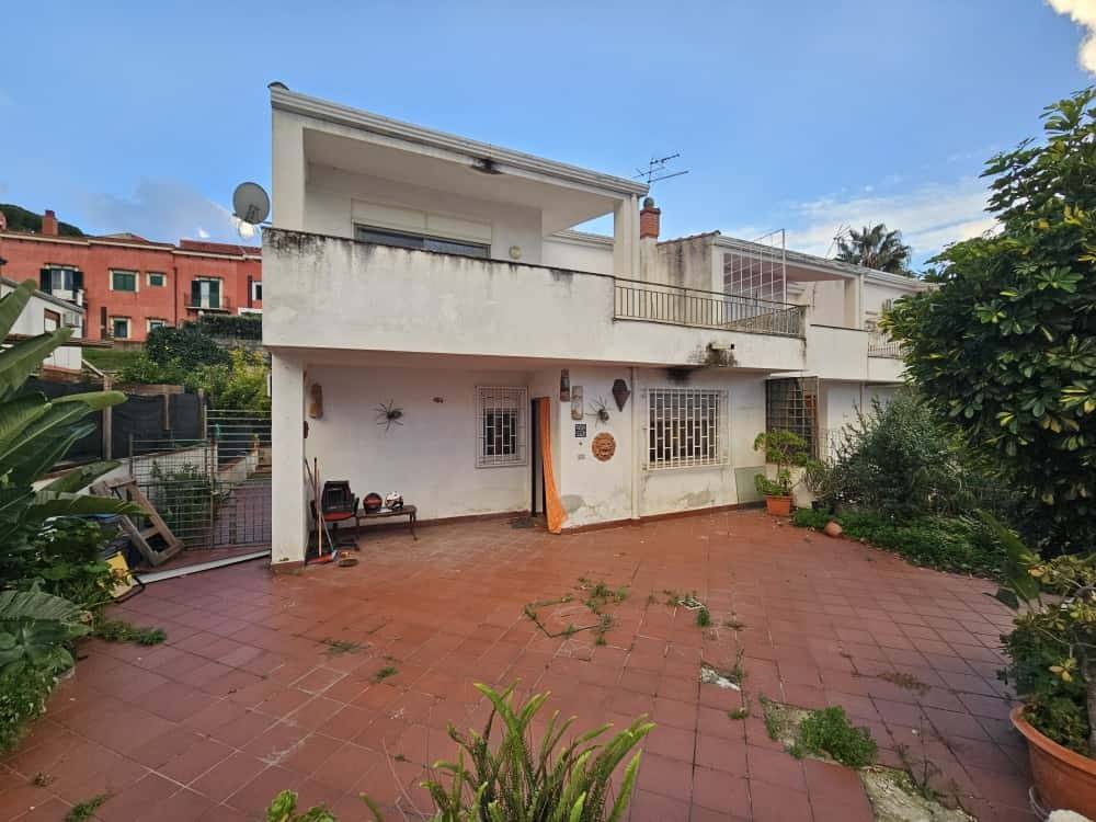 casa indipendente in vendita ad Altofonte in zona Piano Maglio