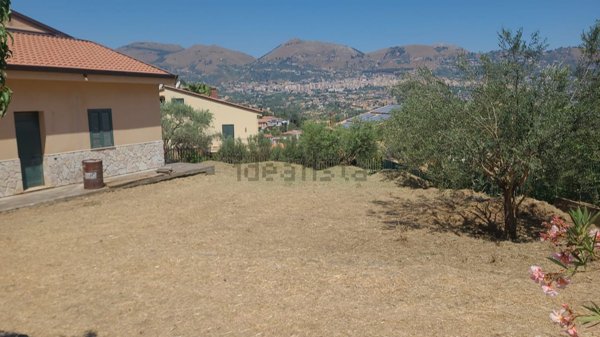 casa indipendente in vendita ad Altofonte in zona Piano Maglio