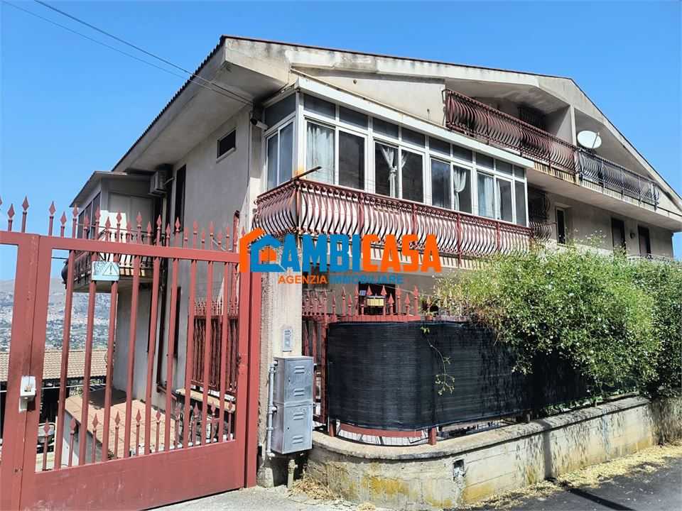 appartamento in vendita ad Altofonte in zona Piano Maglio