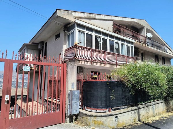 appartamento in vendita ad Altofonte in zona Piano Maglio