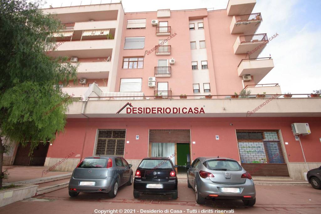 locale commerciale in vendita a Bagheria