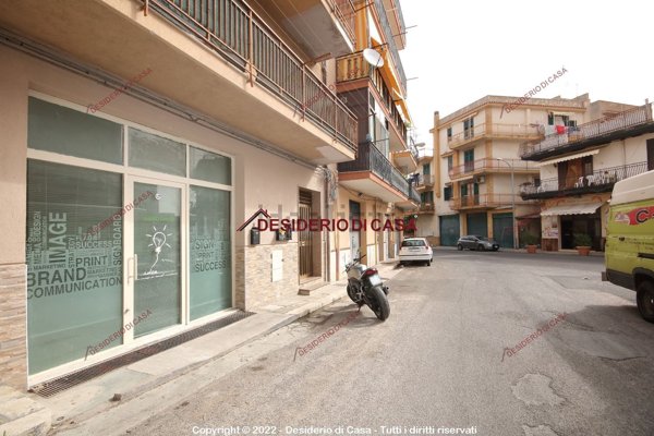 locale commerciale in vendita a Bagheria