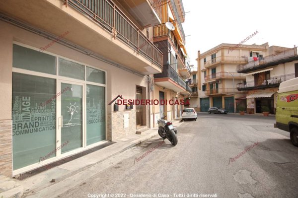 locale commerciale in vendita a Bagheria