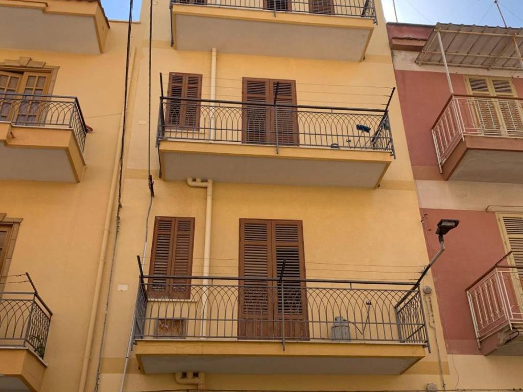 intera palazzina in vendita a Bagheria in zona Centro Città