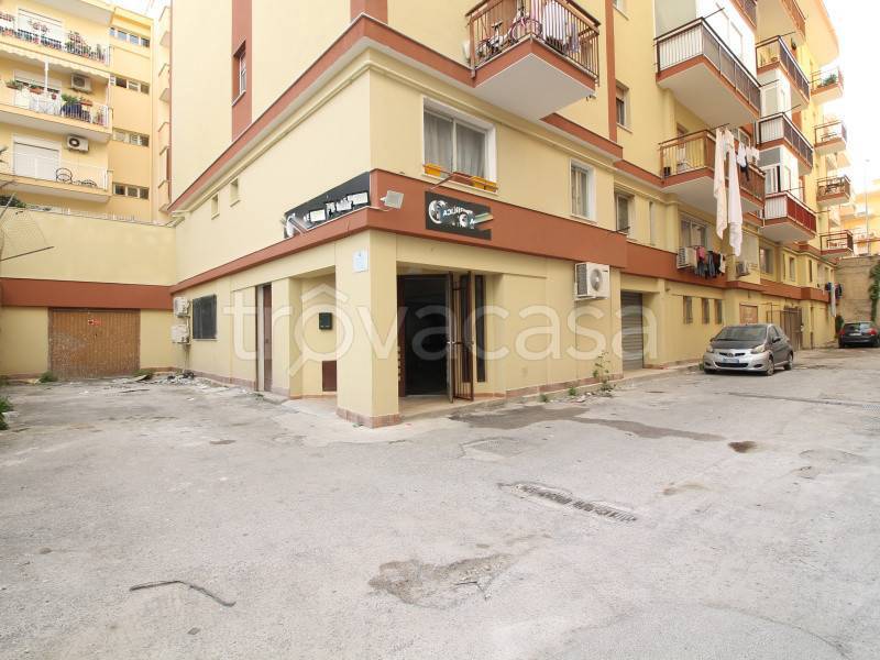 locale commerciale in vendita a Bagheria