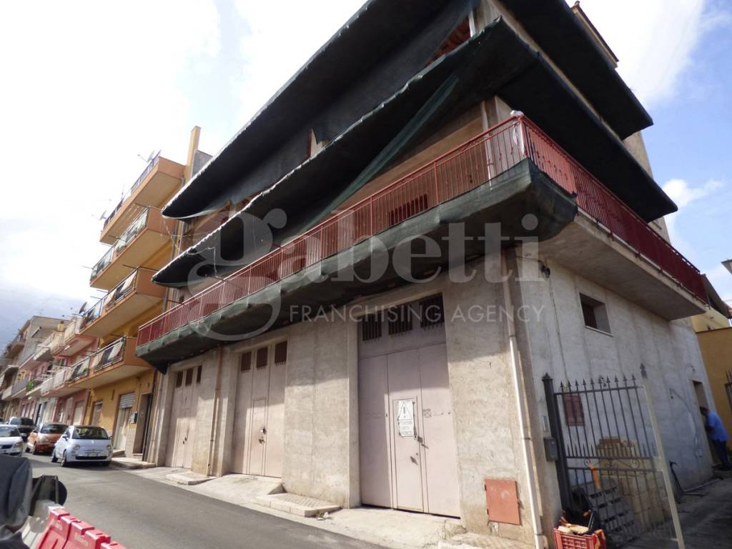 intera palazzina in vendita a Bagheria