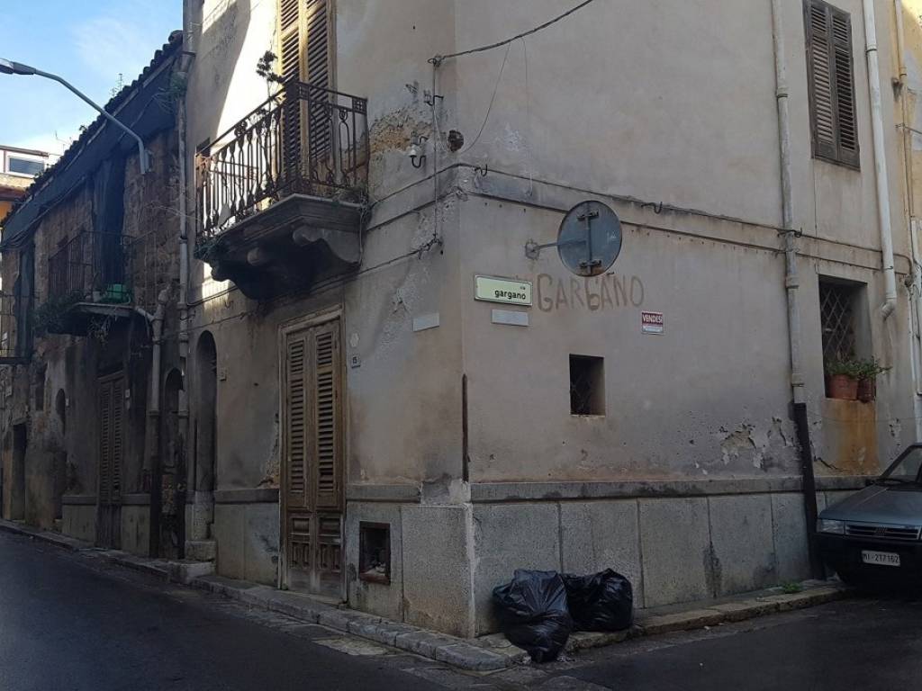 intera palazzina in vendita a Bagheria