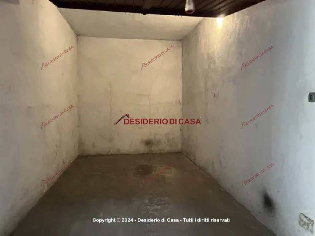 locale di sgombero in vendita a Bagheria