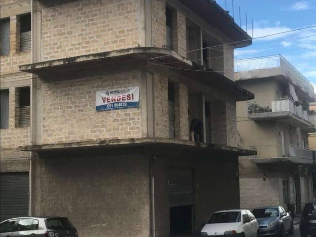 intera palazzina in vendita a Bagheria