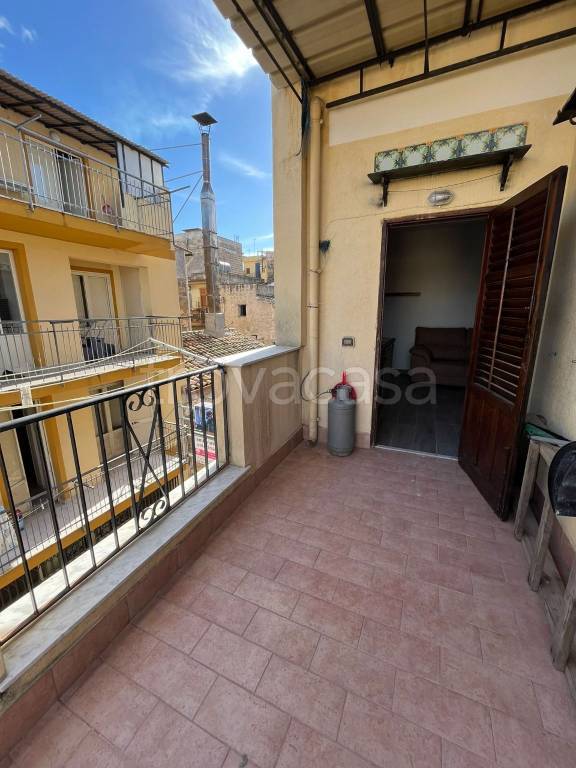 locale di sgombero in vendita a Bagheria in zona Centro Città