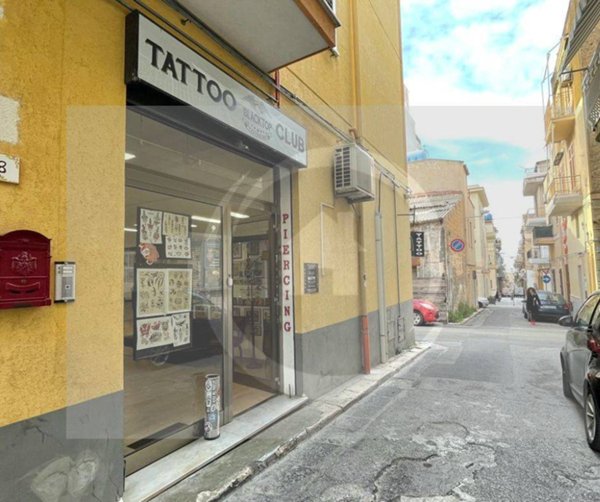 locale commerciale in vendita a Bagheria in zona Centro Città