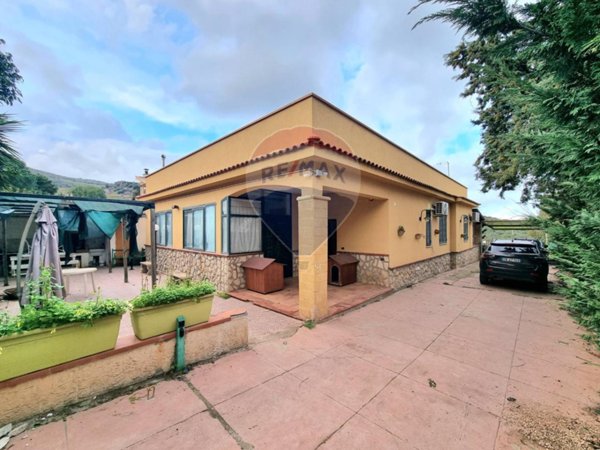 casa indipendente in vendita a Bagheria