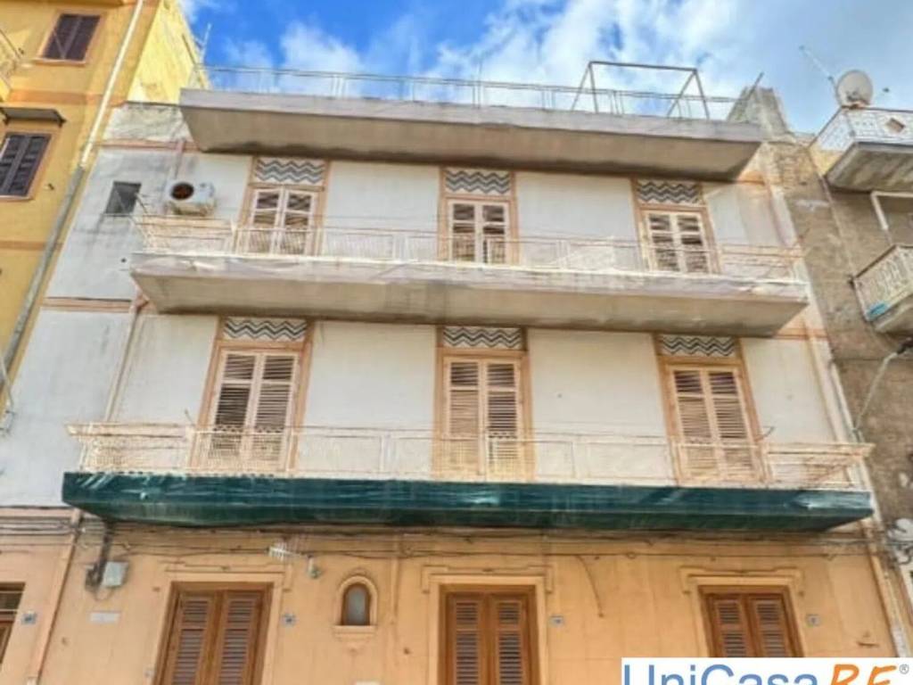 intera palazzina in vendita a Bagheria