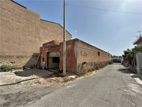 locale di sgombero in vendita a Bagheria