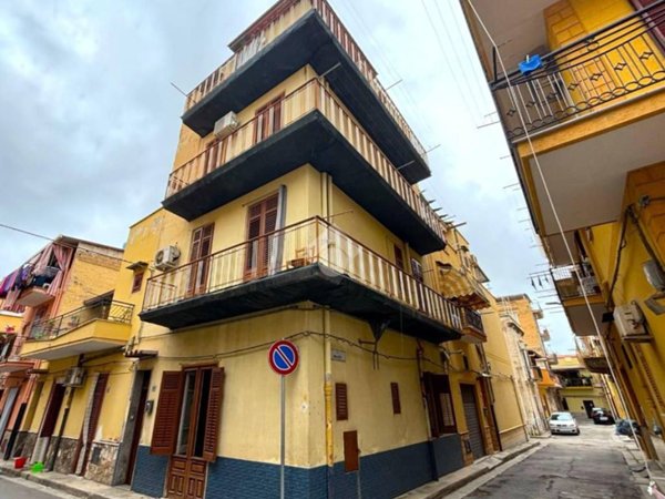 intera palazzina in vendita a Bagheria
