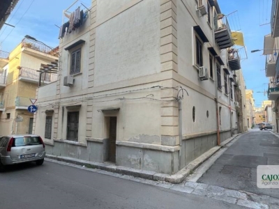 locale di sgombero in vendita a Bagheria in zona Centro Città