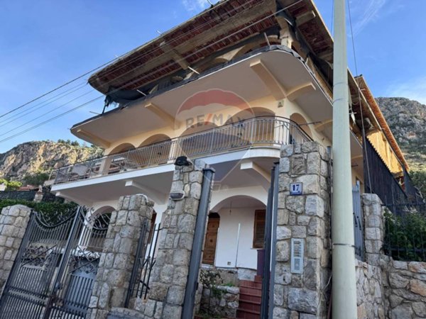 appartamento in vendita a Bagheria in zona Mongerbino