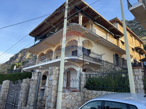 appartamento in vendita a Bagheria in zona Mongerbino