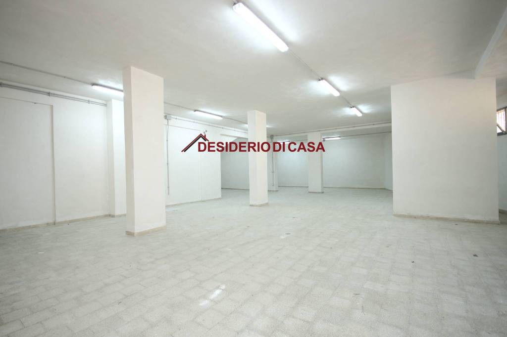 locale commerciale in vendita a Bagheria