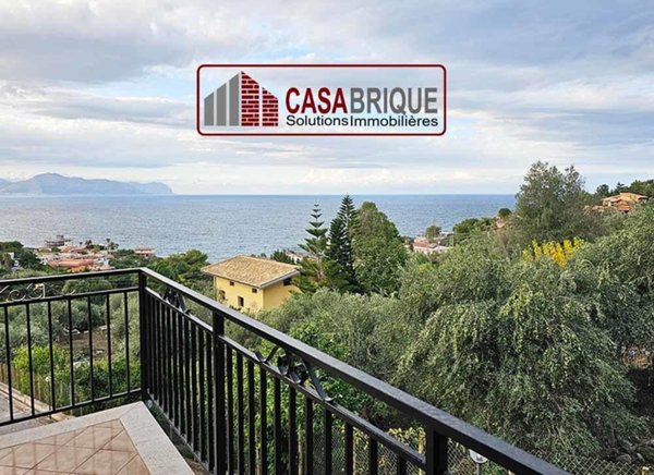 appartamento in vendita a Bagheria in zona Mongerbino