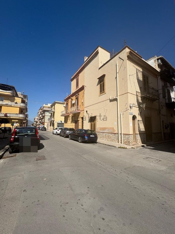 quadrivano in vendita a Bagheria in zona Centro Città