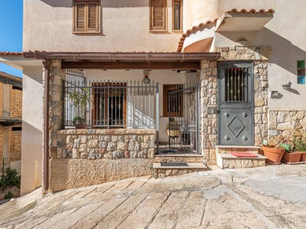 casa indipendente in vendita a Bagheria in zona Aspra