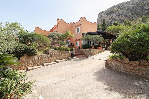 casa indipendente in vendita a Bagheria