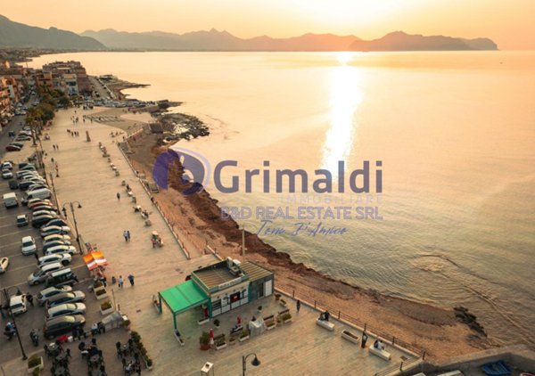 appartamento in vendita a Bagheria in zona Mongerbino