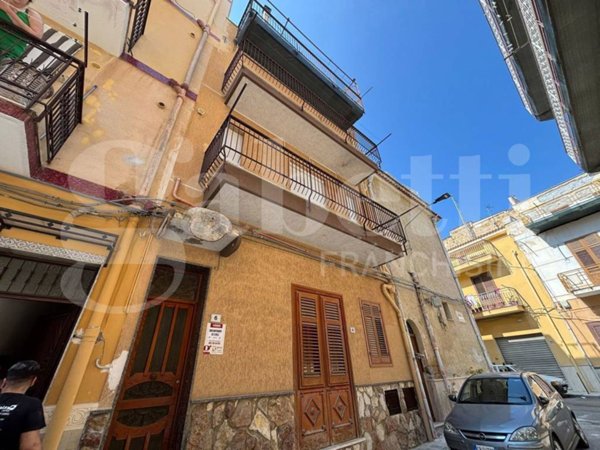 intera palazzina in vendita a Bagheria in zona Centro Città