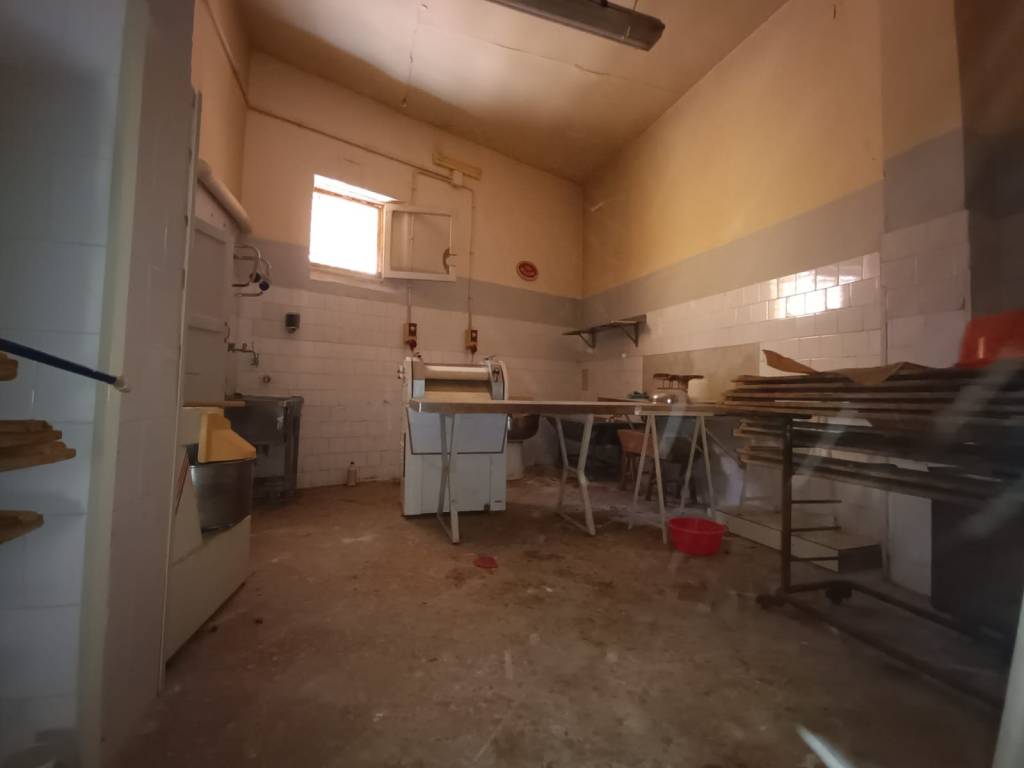 negozio in vendita a Bagheria in zona Centro Città