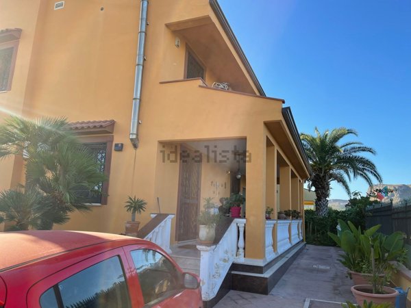 casa indipendente in vendita a Bagheria in zona Aspra