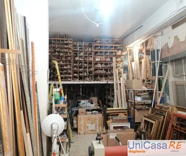 locale commerciale in vendita a Bagheria