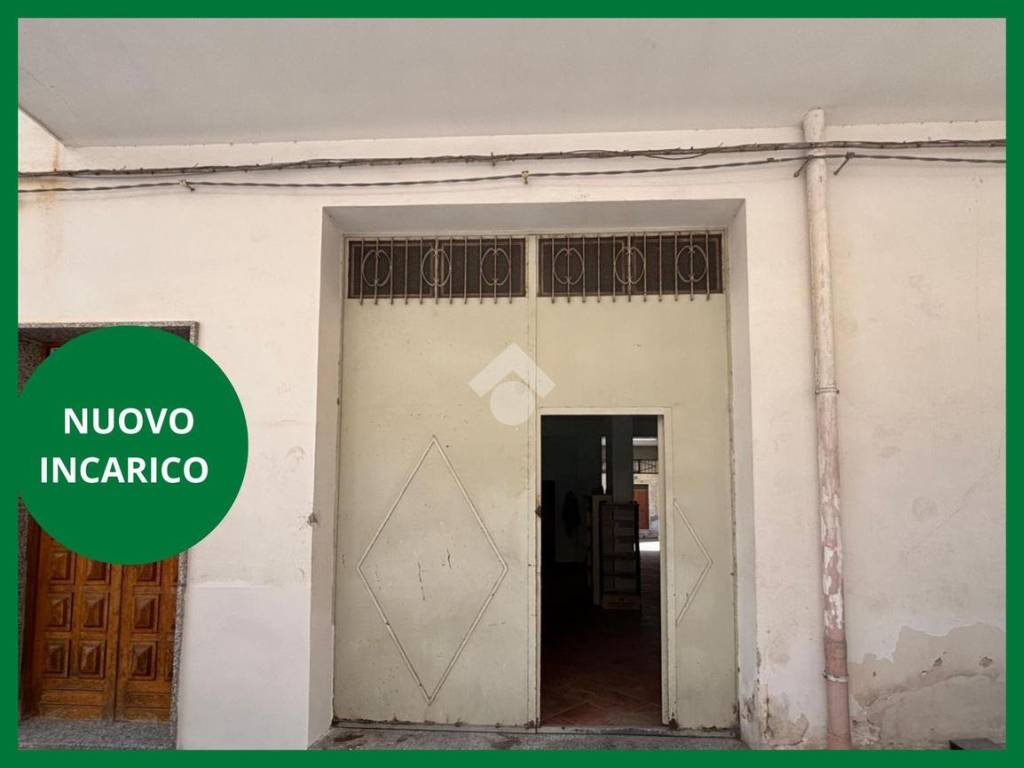 locale di sgombero in vendita a Bagheria