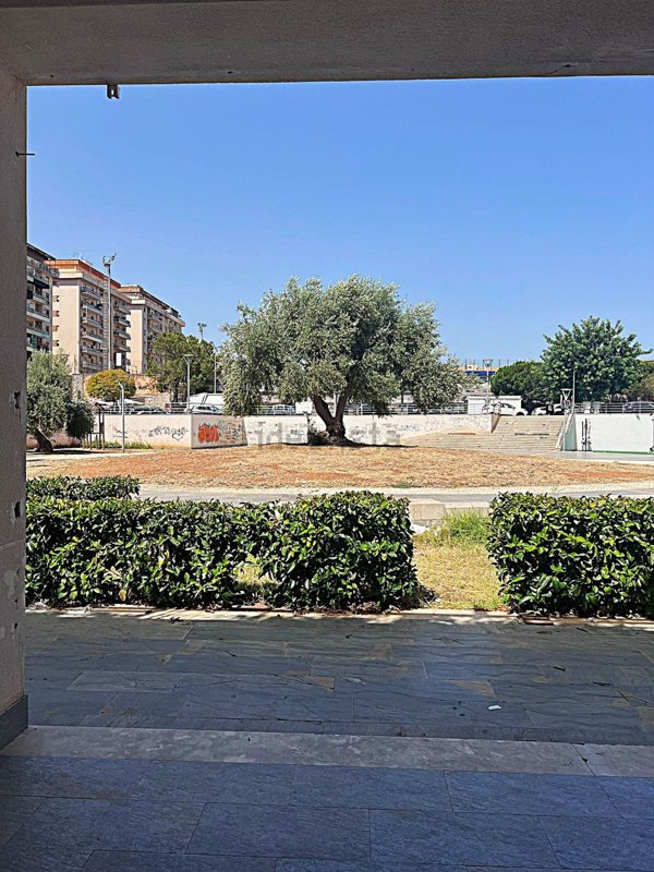 locale commerciale in vendita a Bagheria