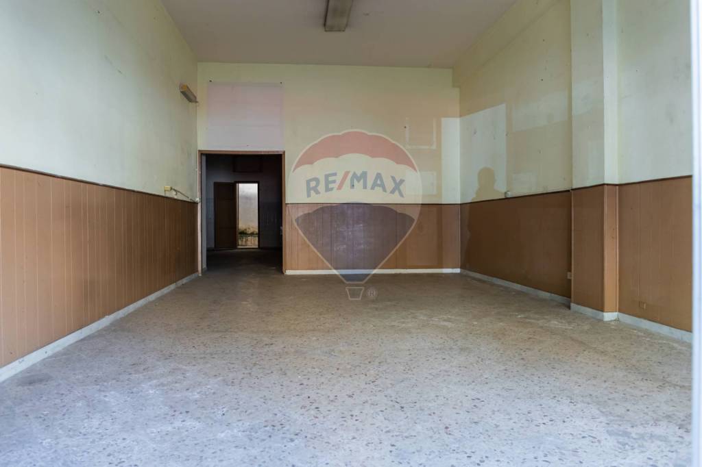 negozio in vendita a Bagheria in zona Centro Città