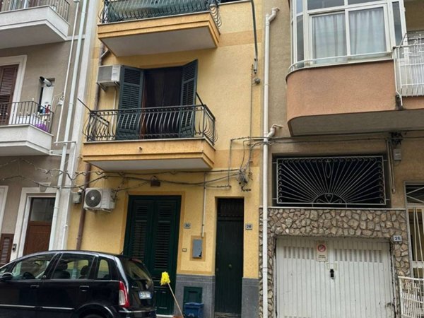 intera palazzina in vendita a Bagheria