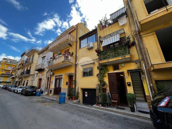 intera palazzina in vendita a Bagheria in zona Centro Città