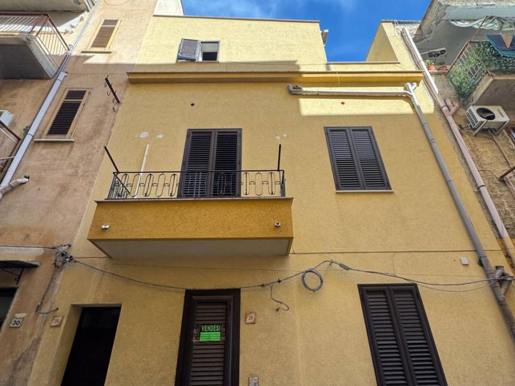 intera palazzina in vendita a Bagheria in zona Centro Città