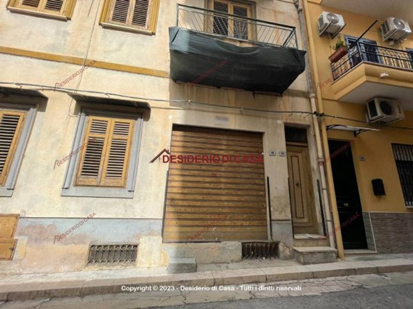 locale commerciale in vendita a Bagheria