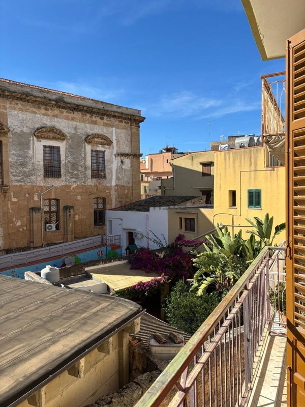 esavano in vendita a Bagheria