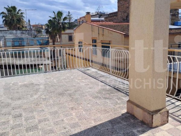 intera palazzina in vendita a Bagheria in zona Centro Città