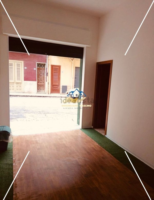 locale di sgombero in vendita a Bagheria in zona Centro Città