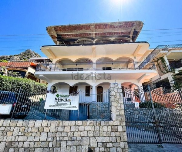 appartamento in vendita a Bagheria in zona Mongerbino